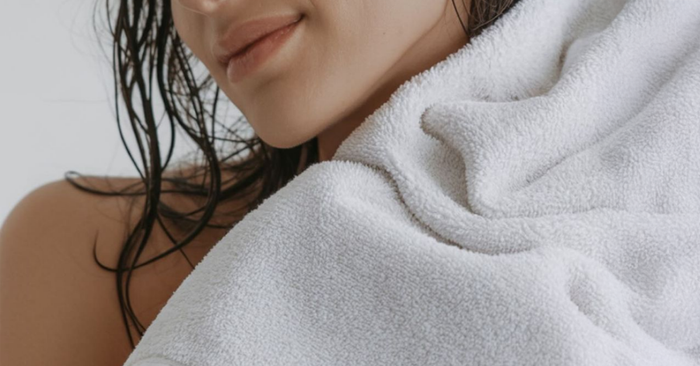 Pourquoi ma peau rougit après la douche?
