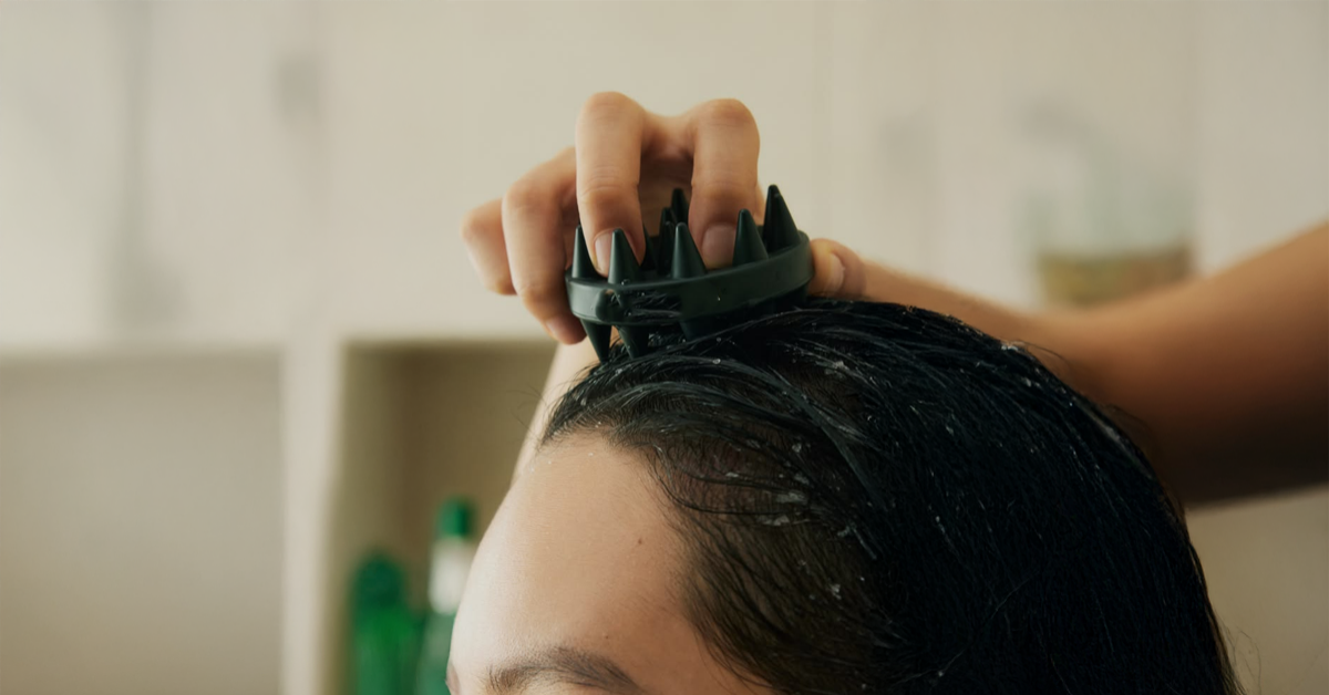 Pourquoi j’ai des pellicules après la douche ?