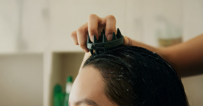 Pourquoi j’ai des pellicules après la douche ?