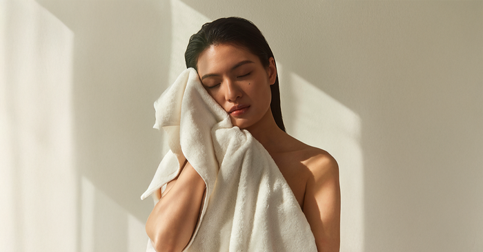 Pourquoi votre douche sabote votre summer glow