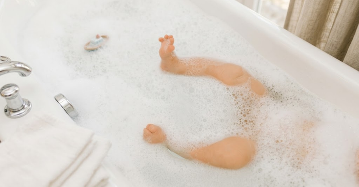 Comment protéger la peau de bébé pendant le bain ?