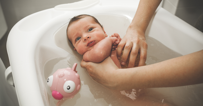 Comment protéger la peau de bébé pendant le bain ?